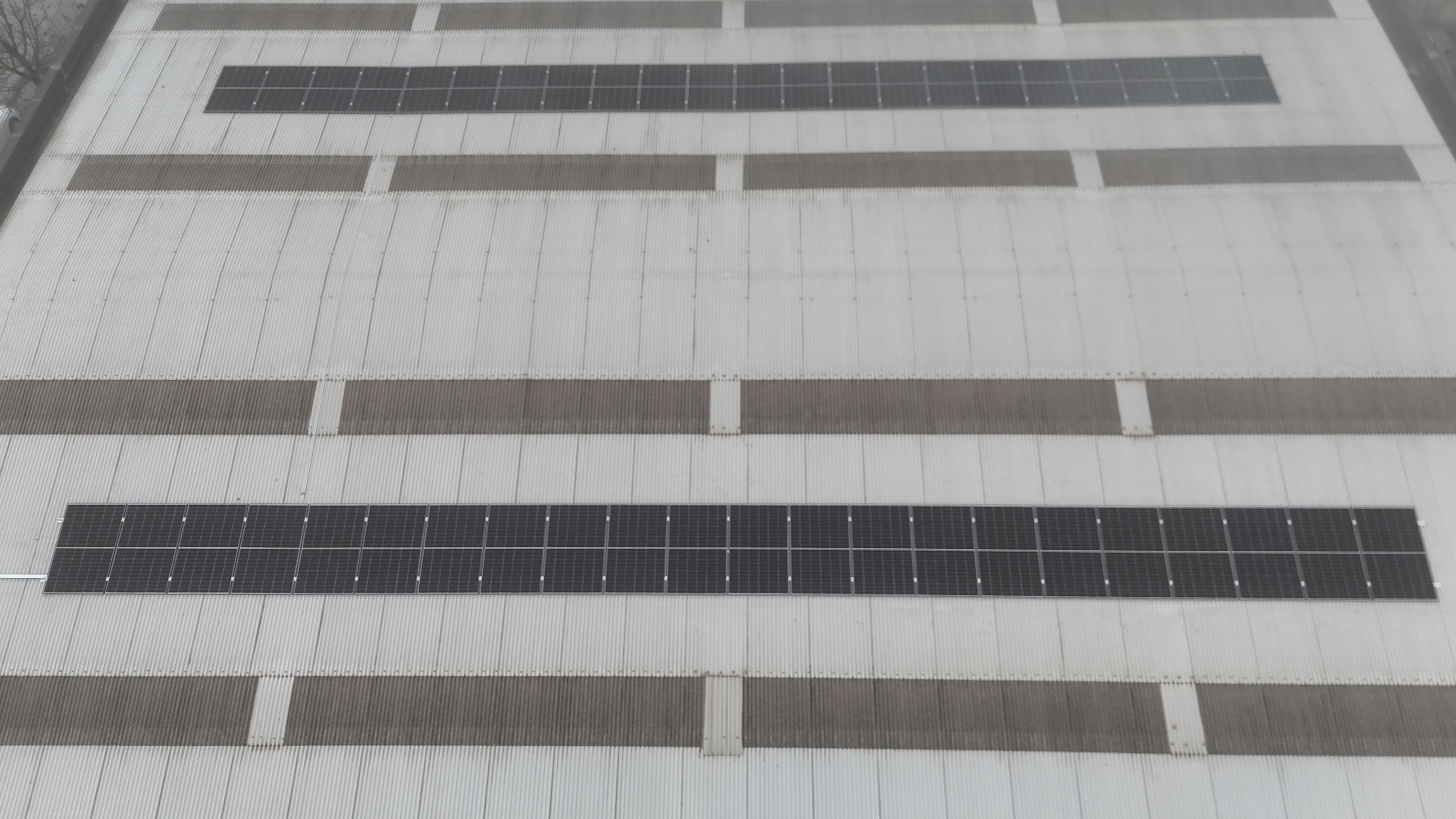 Fotovoltaico su lamiere grecate 4